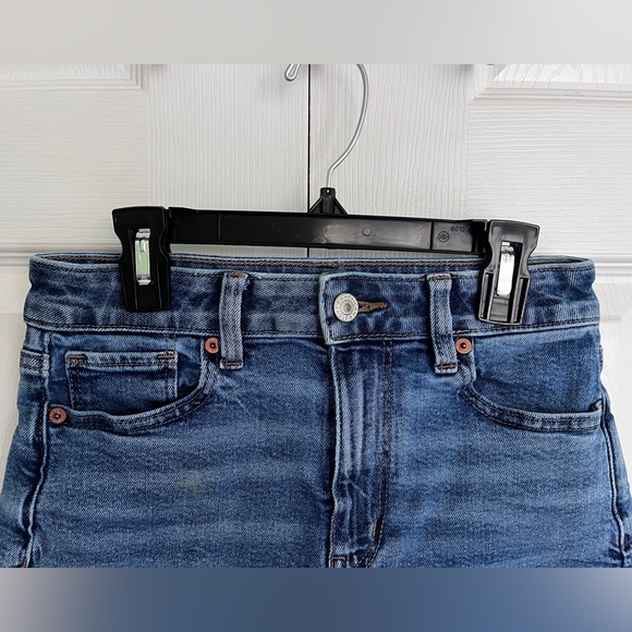 American Eagle Jean Mom Shorts - Picture 2 of 14